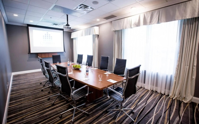 Cambridge Hotel and Conference Centre