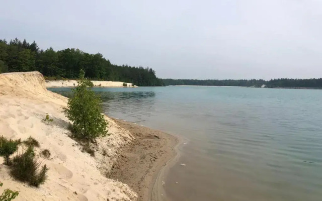 Stijlvolle bungalow nabij prachtige zwempoel