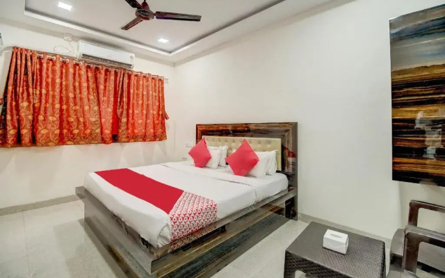 Om Sai Lodge Hotel by OYO Rooms