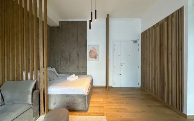 Ultra Luxury Flat Fully Upgrade &Balcony