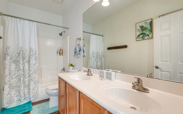 Phoenix Home w/ Private Pool Near Amphitheatre!