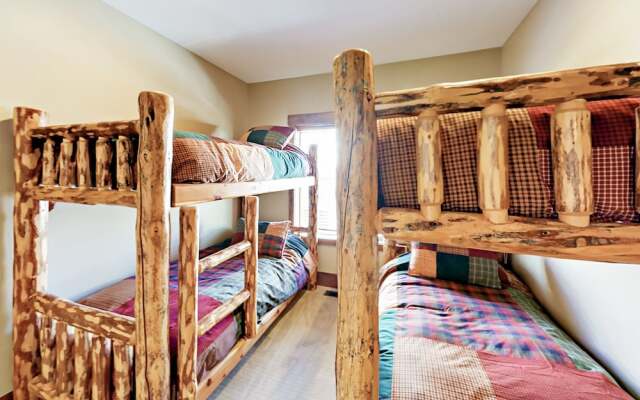 Well-Appointed Gem - 3 Br Townhouse