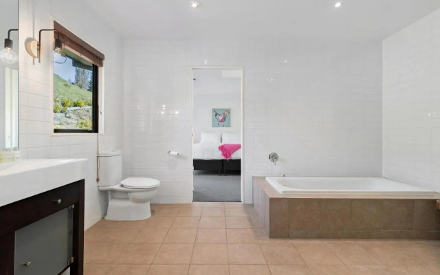 Tucker Beach Haven With Spa