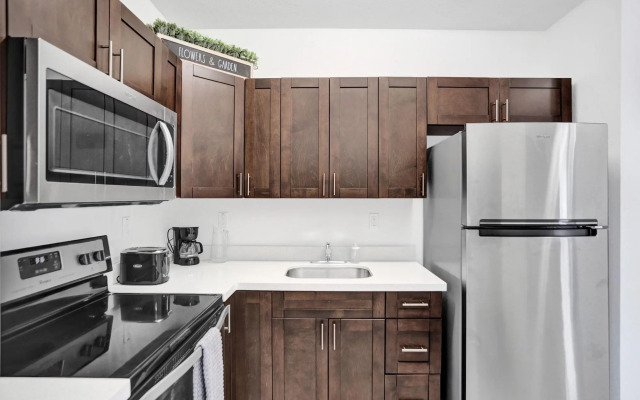 Renzzi Wynwood Apartments