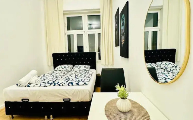 5BR Apartment Near Kaufpark Alterlaa