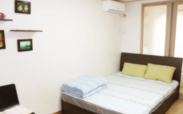 Patio 59 Hongdae's Head