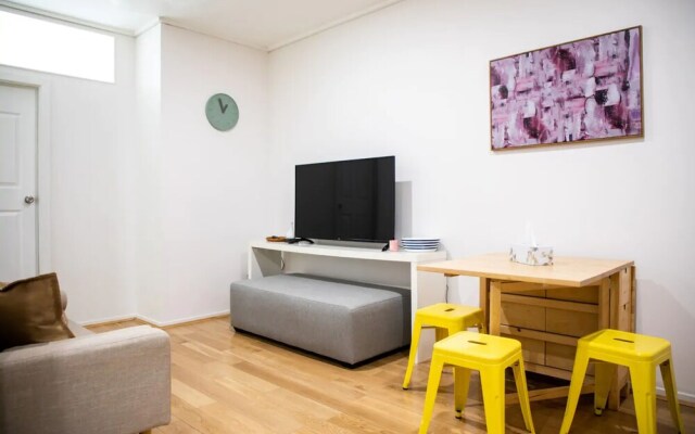 Cozy 3 Bedroom Apartment In The Heart Of Melbourne Cbd