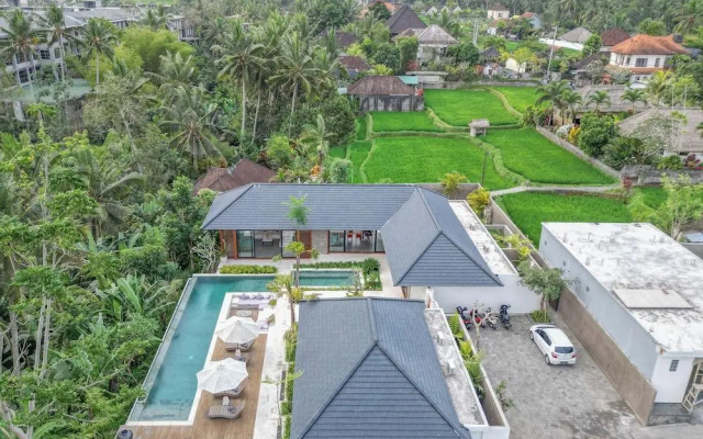 Villa The Kayu by GORO