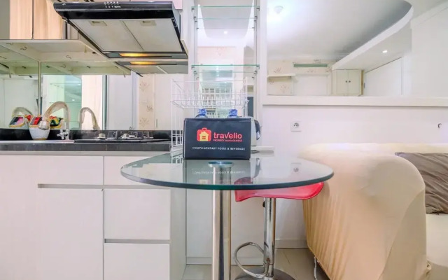 Modern And Tidy 2Br Bassura City Apartment