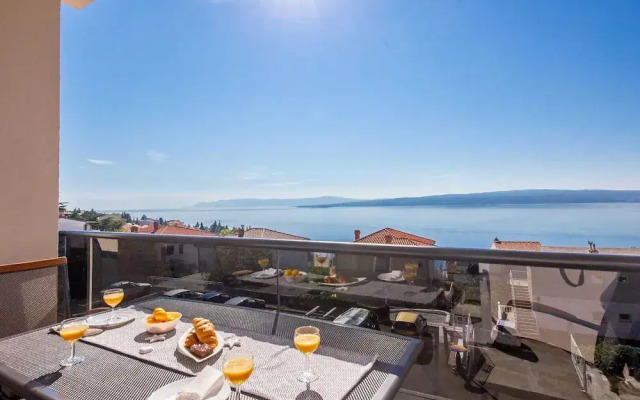 Villa in Dramalj With Swimming Pool
