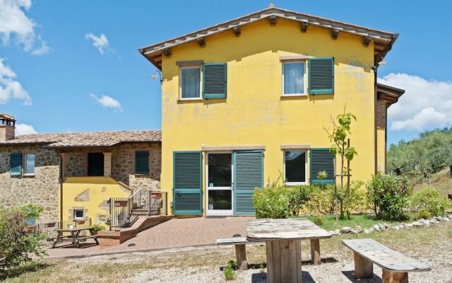 Scenic Holiday Home in Torgiano With Swimming Pool