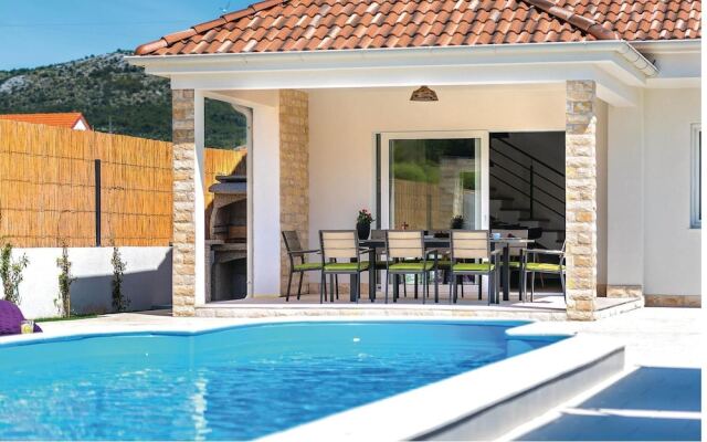 Awesome Home in Sibenik With Wifi and 3 Bedrooms