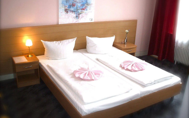 Hotel Pension Messe