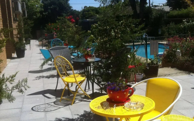 Parkwood Motel and Apartments