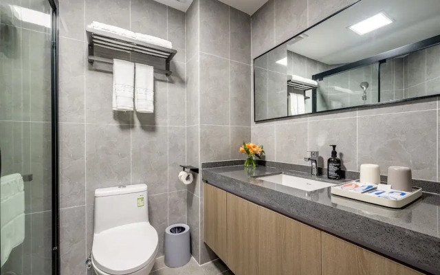 poltton international hotel