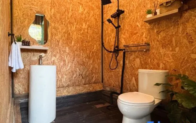 Salty Cabin Sunset Views Yeh Leh Beach – Bathroom – Lalanglinggah