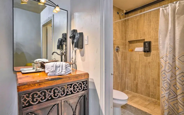 Ideally Located Vacation Rental Studio in Laredo!