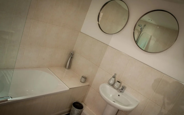 Central Suite - Simple2let Serviced Apartments