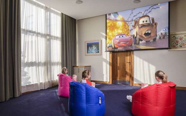 The Manor West Hotel & Leisure Club