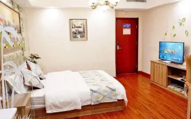 Baozou Bear E-sports Homestay (Taifu Times Square)