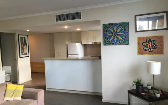 Modern 2 Bedroom Ocean View Apartment In Burleigh Heads