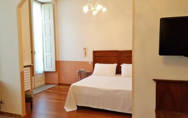 Hotel Roma E Rocca Cavour