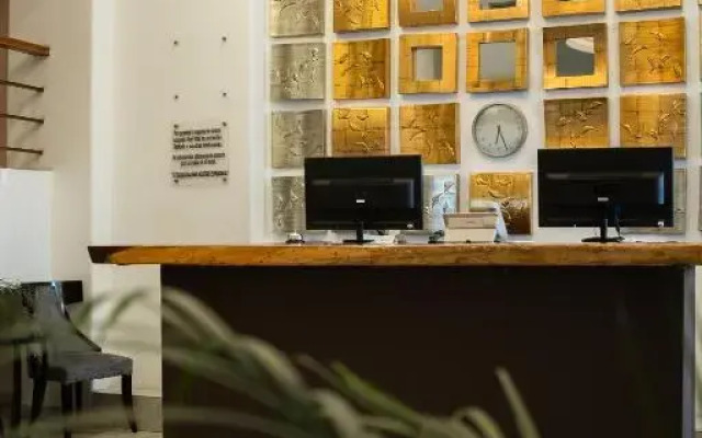 Hotel Uttsa Inn