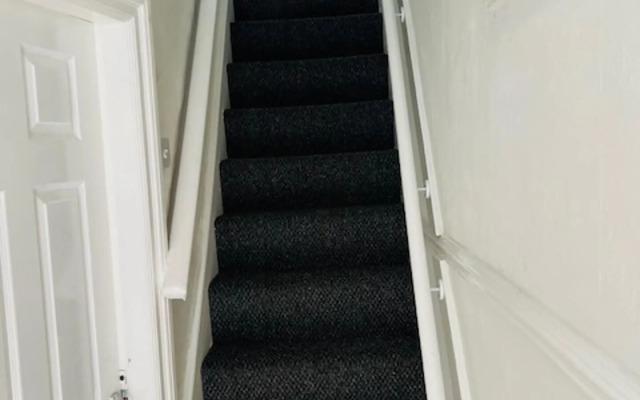 Inviting 3-bedroom Home in Liverpool With Parking