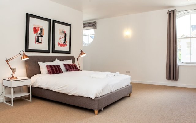 Luxurious and Spacious 3 Bed in Battersea