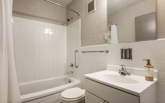 Downtown Louisville Cozy Suite on 3rd street