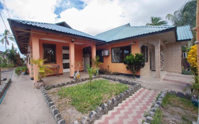 Ibizza Inn