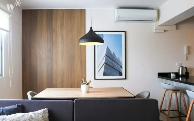 w Outstanding 2BR Duplex With AC in San Isidro