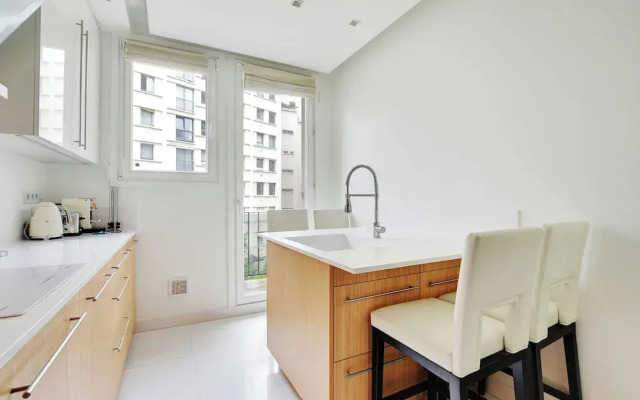 Charming Appt With A/c- 1bd/2p - Tour Eiffel