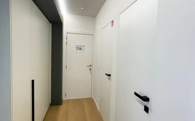 Apartment by Epernay Square With Sea View