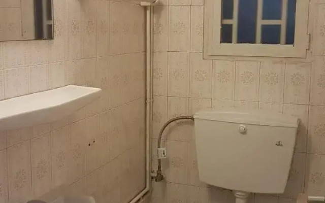Menta errathens Apartment - Athens Center, 5 BD, 2 BATH