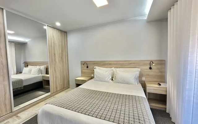 Charming Modern Studio in Porto