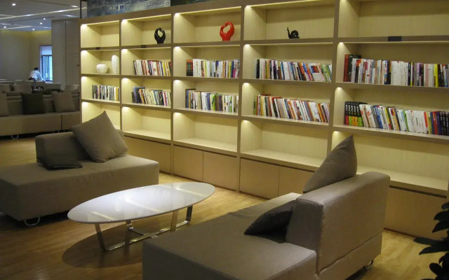 Hanzhong Atour Hotel