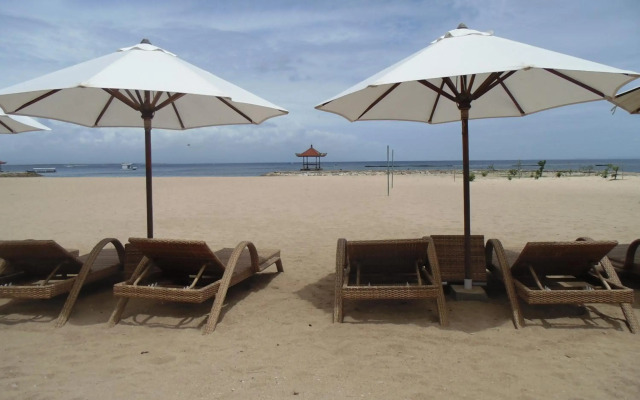 Grand Whiz Hotel Nusa Dua