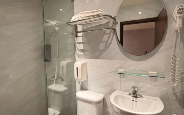 Honey Prince Hotel