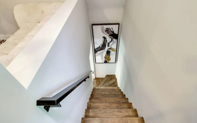 Stylish 'crosby Cottage' - 1 Mi to Serpent Lake!