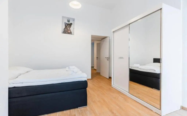 Family apartment next to Danube river