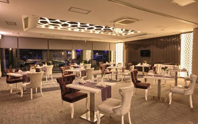 Demonti Otel