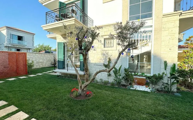 Müzeyyen Hanım Konağı Alaçatı 12+