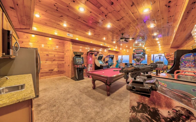 Serenity Mountain Pool Lodge - Nine Bedroom Cabin