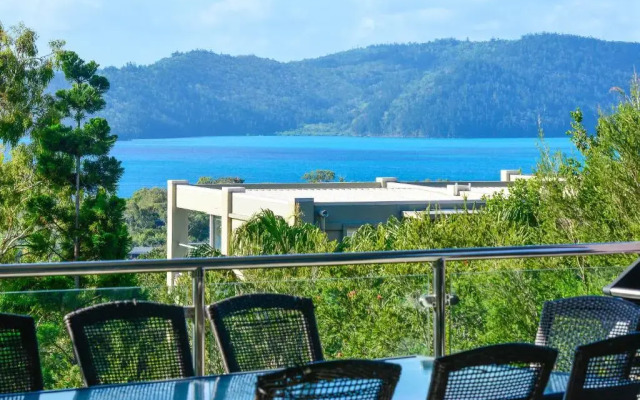 Pinnacle Apartments Hamilton Island