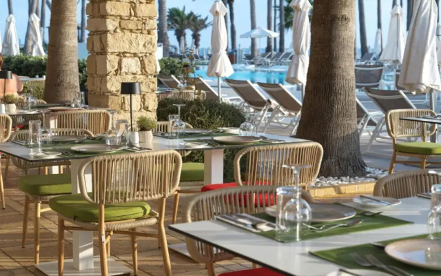 Leonardo Plaza Cypria Maris Beach Hotel & Spa