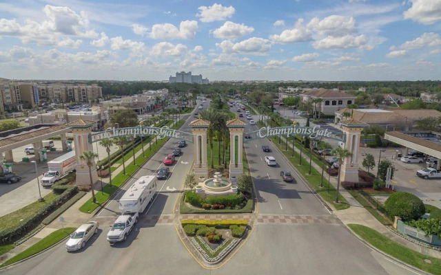 Home Near Disney Area-sleeps 14 Guest