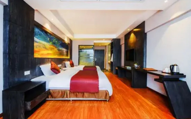 Qianhui Hotel (Chongqing Daping Longhu Times Tianjie Store)
