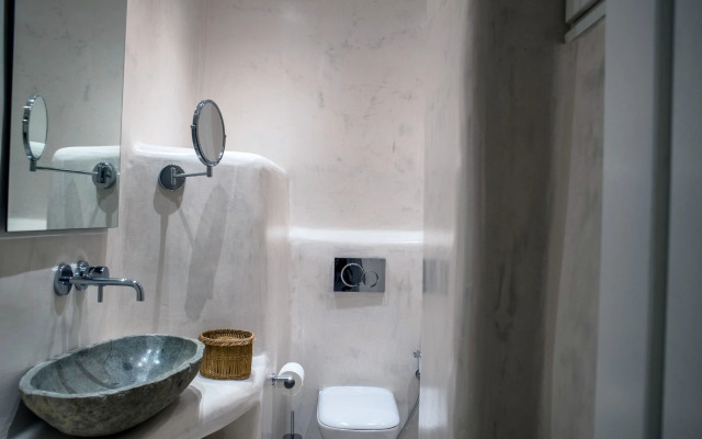 Melidron Hotel & Suites