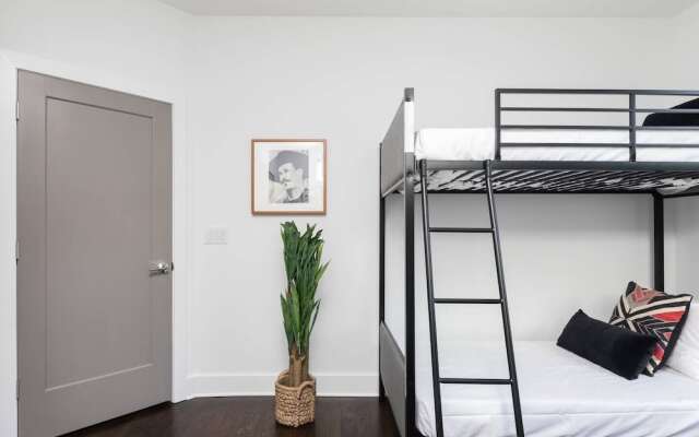 Domio Sylvan Park Luxurious 4BR Patio